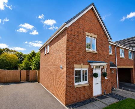 2 bedroom Semi-detached house for sale in Caesar Road, North Hykeham, LN6