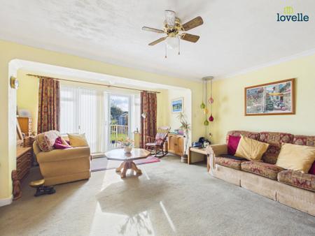 3 bedroom Detached house for sale in Hollywell Road, Lincoln, LN5