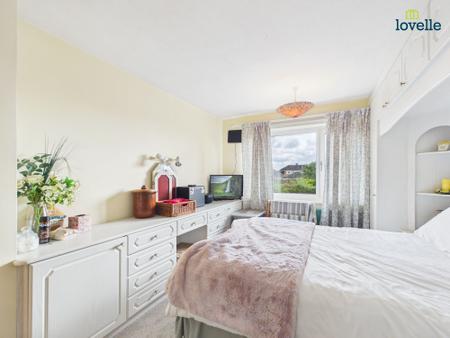 3 bedroom Detached house for sale in Hollywell Road, Lincoln, LN5