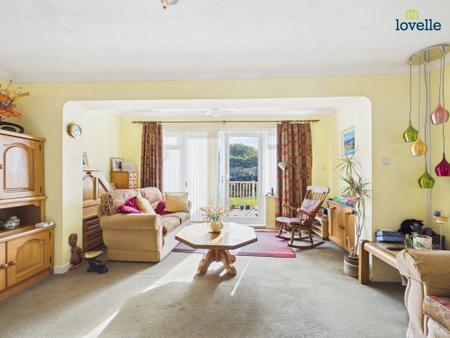 3 bedroom Detached house for sale in Hollywell Road, Lincoln, LN5
