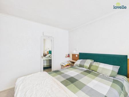3 bedroom Detached house for sale in Hollywell Road, Lincoln, LN5