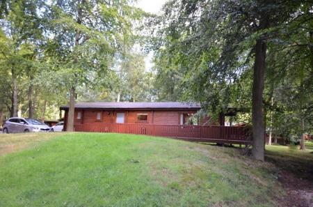 3 bedroom Log Cabin to let in Kenwick Woods, Kenwick Park, Louth, LN11