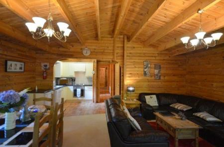 3 bedroom Log Cabin to let in Kenwick Woods, Kenwick Park, Louth, LN11