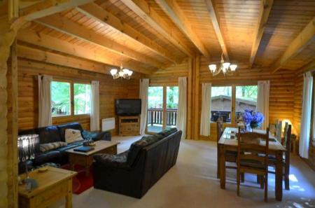 3 bedroom Log Cabin to let in Kenwick Woods, Kenwick Park, Louth, LN11