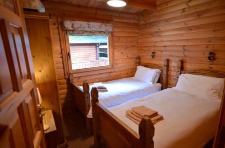 3 bedroom Log Cabin to let in Kenwick Woods, Kenwick Park, Louth, LN11