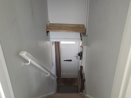 2 bedroom Flat to let in 1 Churchill Road, North Somercotes, LN11