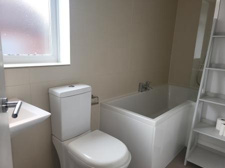 2 bedroom Flat to let in 1 Churchill Road, North Somercotes, LN11