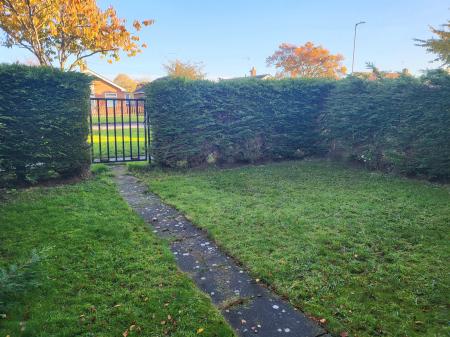 2 bedroom Terraced House to let in Butlin Close, Skegness, PE25