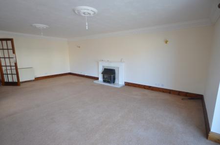 3 bedroom Flat to let in High Street, Mablethorpe, LN12