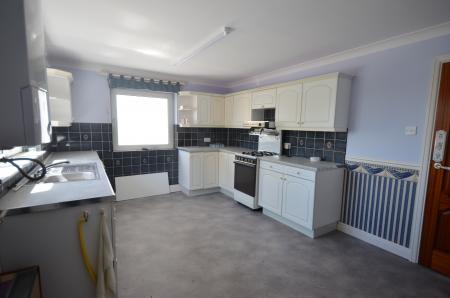 3 bedroom Flat to let in High Street, Mablethorpe, LN12
