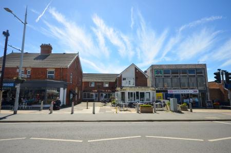 3 bedroom Flat to let in High Street, Mablethorpe, LN12