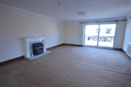 3 bedroom Flat to let in High Street, Mablethorpe, LN12