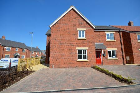 3 bedroom Semi-detached house to let in Tuplin Road, Mablethorpe, LN12
