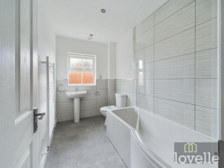 3 bedroom Semi-detached house to let in Tuplin Road, Mablethorpe, LN12