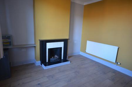 2 bedroom Terraced House to let in Little South Street, Louth, LN11