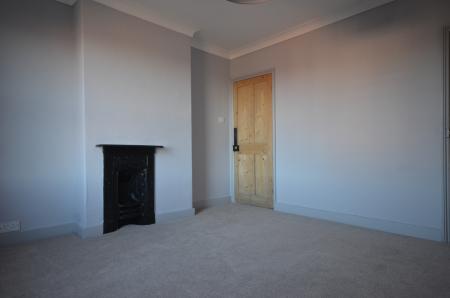 2 bedroom Terraced House to let in Little South Street, Louth, LN11