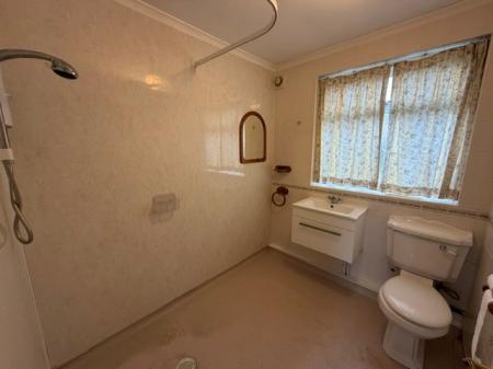 2 bedroom Bungalow to let in The Meadows, Trusthorpe, LN12