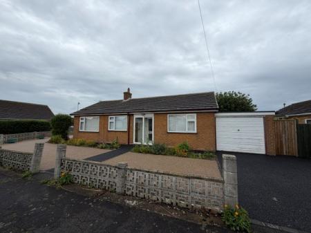 2 bedroom Bungalow to let in The Meadows, Trusthorpe, LN12