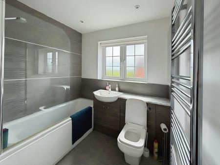 3 bedroom Terraced House to let in Gibson Way, Louth, LN11
