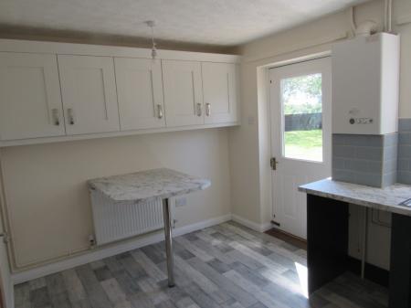 2 bedroom Semi-detached house to let in Bishops Close, Louth, LN11