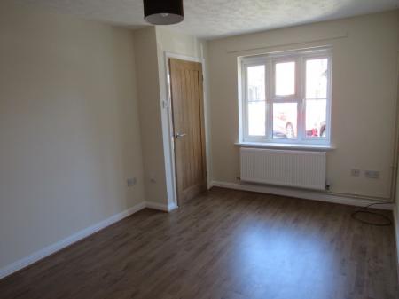2 bedroom Semi-detached house to let in Bishops Close, Louth, LN11