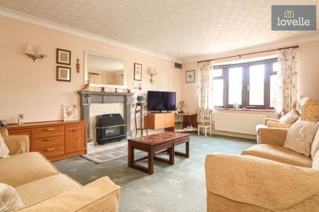 3 bedroom Detached bungalow for sale in Meadow Close, Grimoldby, LN11