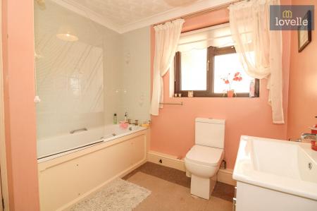 3 bedroom Detached bungalow for sale in Meadow Close, Grimoldby, LN11