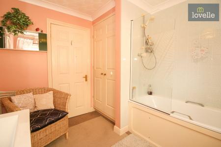 3 bedroom Detached bungalow for sale in Meadow Close, Grimoldby, LN11