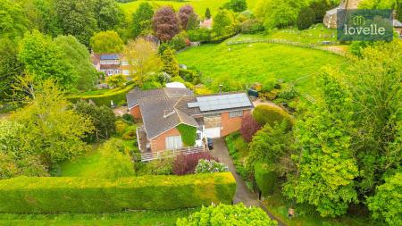 5 bedroom Detached house for sale in Welton Vale House, Welton Le Wold
