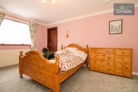 5 bedroom Detached house for sale in Welton Vale House, Welton Le Wold