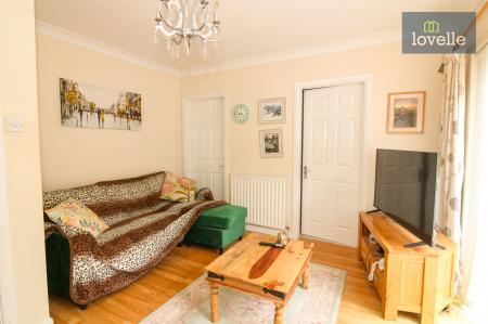 5 bedroom Detached house for sale in Welton Vale House, Welton Le Wold