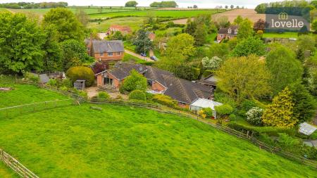 5 bedroom Detached house for sale in Welton Vale House, Welton Le Wold
