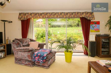 5 bedroom Detached house for sale in Welton Vale House, Welton Le Wold