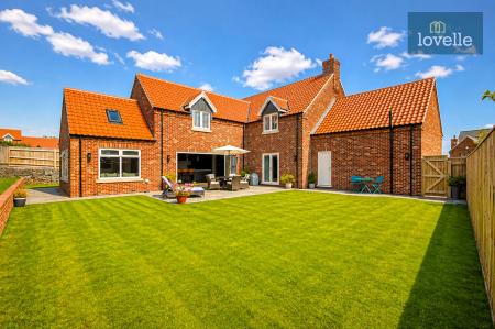 4 bedroom Detached house for sale in Roman Way, Louth, LN11