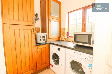 4 bedroom Detached house for sale in Top Road, Little Cawthorpe, LN11