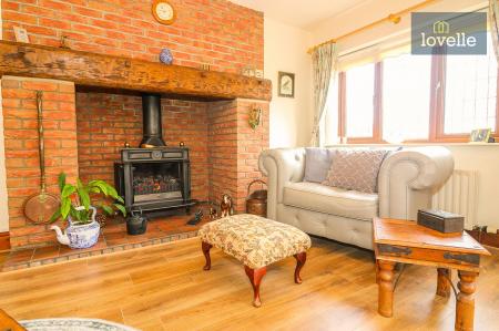 4 bedroom Detached house for sale in Top Road, Little Cawthorpe, LN11