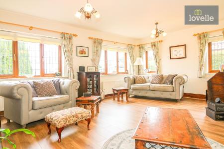 4 bedroom Detached house for sale in Top Road, Little Cawthorpe, LN11