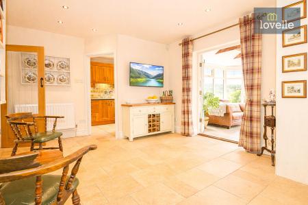 4 bedroom Detached house for sale in Top Road, Little Cawthorpe, LN11
