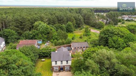 5 bedroom Detached house for sale in Warren Road, North Somercotes, LN11