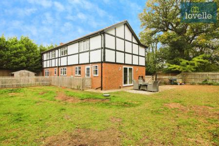 5 bedroom Detached house for sale in Carlton Road, Manby, LN11