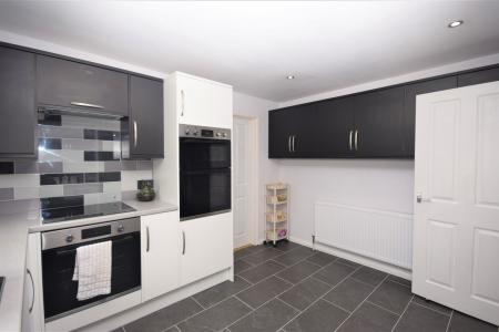 5 bedroom Detached house for sale in St. Marys Park, Louth, LN11