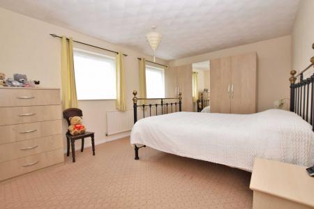 5 bedroom Detached house for sale in St. Marys Park, Louth, LN11