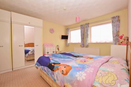 5 bedroom Detached house for sale in St. Marys Park, Louth, LN11