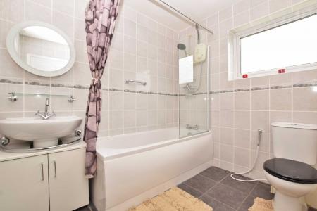 5 bedroom Detached house for sale in St. Marys Park, Louth, LN11