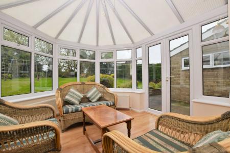 5 bedroom Detached house for sale in St. Marys Park, Louth, LN11