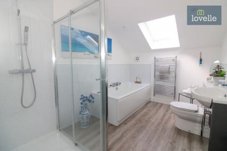 4 bedroom Detached house for sale in Middle Sykes Lane, Grimoldby, LN11