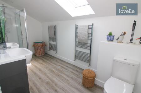 4 bedroom Detached house for sale in Middle Sykes Lane, Grimoldby, LN11