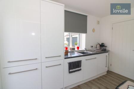 4 bedroom Detached house for sale in Middle Sykes Lane, Grimoldby, LN11