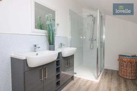 4 bedroom Detached house for sale in Middle Sykes Lane, Grimoldby, LN11