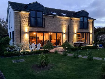 4 bedroom Detached house for sale in Middle Sykes Lane, Grimoldby, LN11